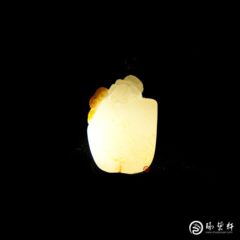 【琢藝軒】新疆和田玉紅皮白玉籽玉掛件 龍龜 15克