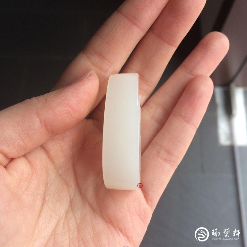 【琢藝軒】新疆和田玉黃皮白玉籽玉掛件 祥瑞 65克