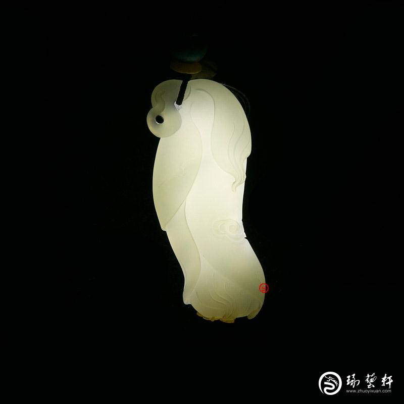 【琢藝軒】新疆和田玉紅皮白玉籽玉掛件 蘭花 10克