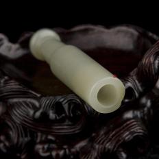 【琢艺轩】新疆和田玉洒金皮青玉籽玉把件 烟嘴 17克