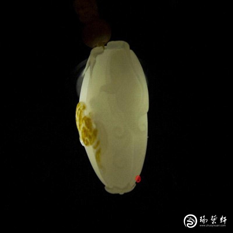 【琢藝軒】新疆和田玉紅皮一級白玉籽玉掛件 福瓜  7克