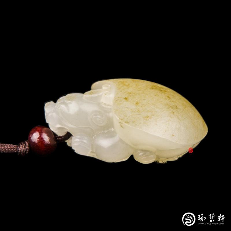 【琢藝軒】新疆和田玉黃皮白玉籽玉掛件 ?龍龜 10克
