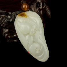 【琢藝軒】新疆和田玉秋梨皮白玉籽玉掛件（獨(dú)籽)一路連科  24克