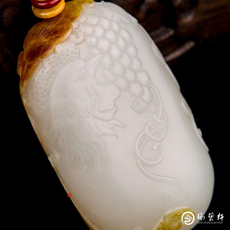 【琢藝軒】新疆和田玉紅皮白玉籽玉把件 官上加冠（獨(dú)籽） 47克