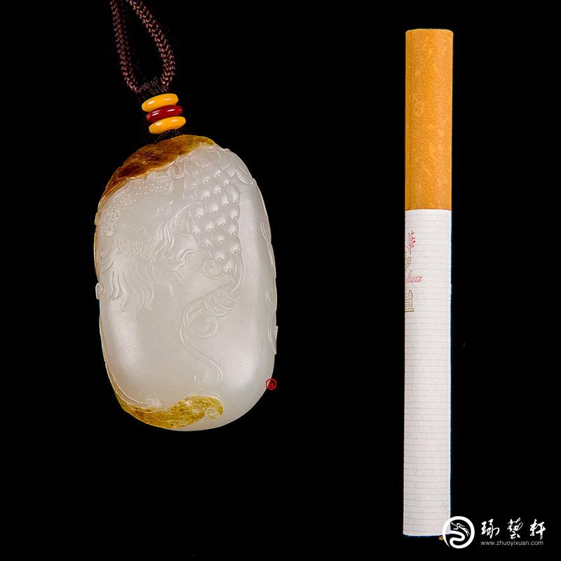 【琢藝軒】新疆和田玉紅皮白玉籽玉把件 官上加冠（獨(dú)籽） 47克
