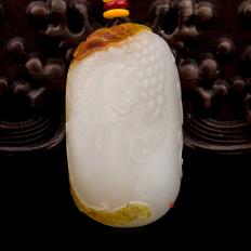 【琢藝軒】新疆和田玉紅皮白玉籽玉把件 官上加冠（獨(dú)籽） 47克