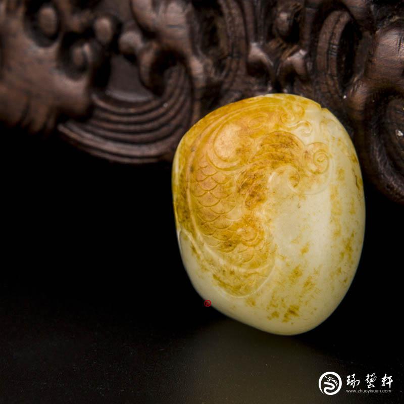 【琢艺轩】新疆和田红皮白玉籽玉挂件（独籽） 年年有余 24.4克