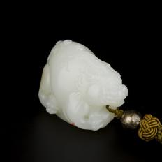 【琢藝軒】穆宇靜 新疆和田玉灑金皮一級(jí)白玉籽玉把件 貔貅 145克