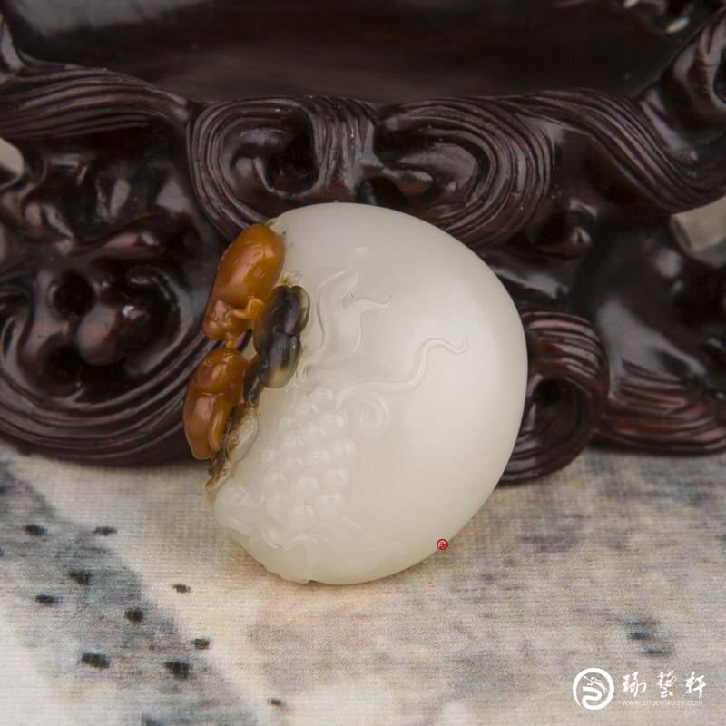 【琢藝軒】俄羅斯玉紅皮黑皮雙色籽玉掛件 安居樂業(yè) 16.8克
