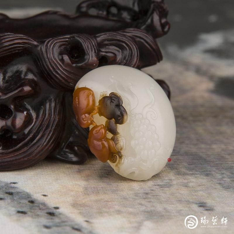 【琢藝軒】俄羅斯玉紅皮黑皮雙色籽玉掛件 安居樂業(yè) 16.8克
