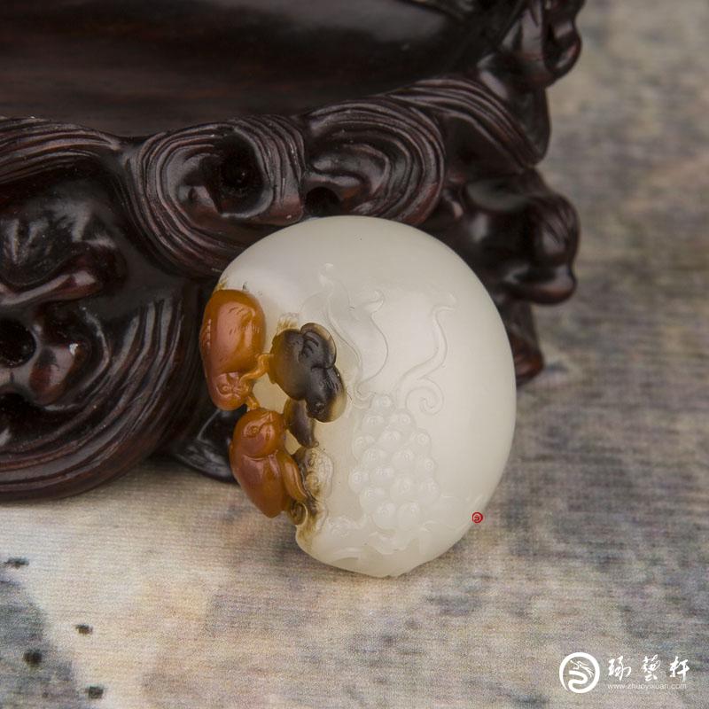 【琢藝軒】俄羅斯玉紅皮黑皮雙色籽玉掛件 安居樂業(yè) 16.8克