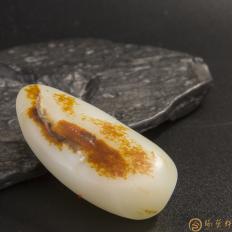 【琢艺轩】新疆和田玉红皮白玉籽玉 原料 56.5克