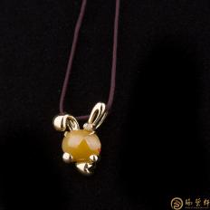 【琢藝軒】天然A貨黃翡翠吊墜18k金 兔子 3.2克