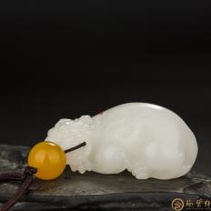 【琢藝軒】新疆和田玉黃皮羊脂白玉籽料把件 貔貅 51克
