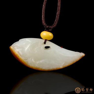 【琢藝軒】新疆和田紅沁皮白玉籽玉掛件 鯤 13.5克
