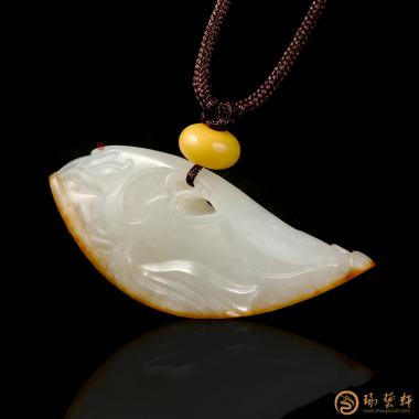 【琢藝軒】新疆和田紅沁皮白玉籽玉掛件 鯤 13.5克