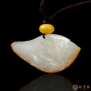 【琢藝軒】新疆和田紅沁皮白玉籽玉掛件 鯤 13.5克