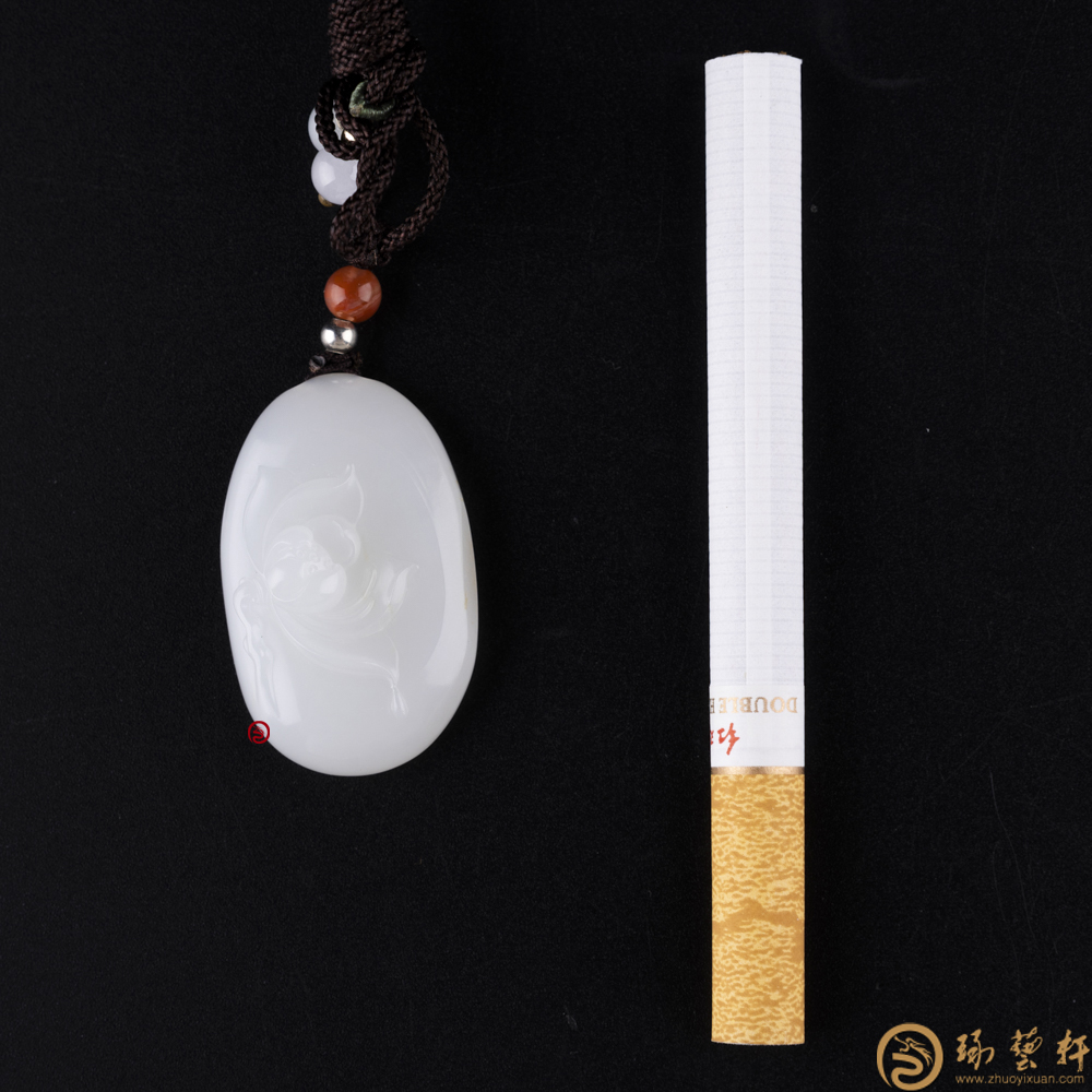 【琢艺轩】新疆和田白皮羊脂白籽玉挂件 荷花 13.4克