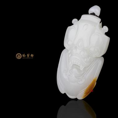 【琢藝軒】新疆和田紅皮羊脂白籽玉掛件 威 42.8克