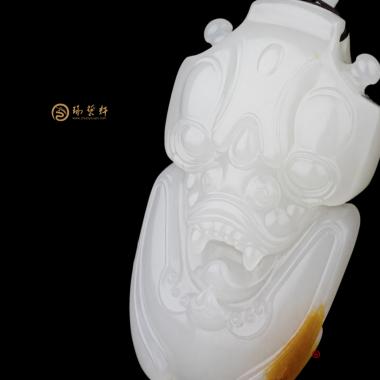 【琢藝軒】新疆和田紅皮羊脂白籽玉掛件 威 42.8克