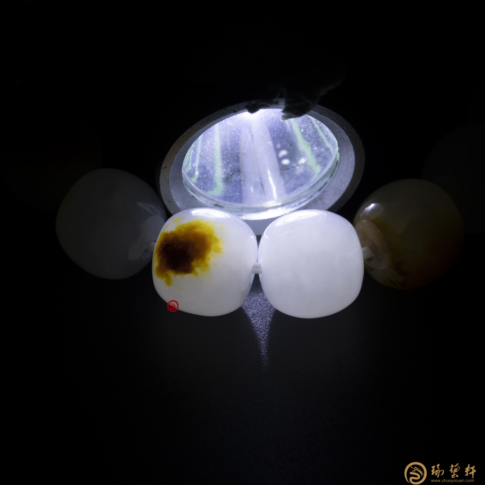 【琢藝軒】新疆和田紅皮白玉籽玉 手串 50克
