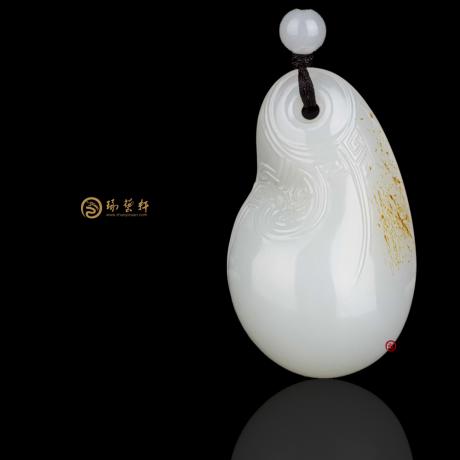 新疆和田黄皮白玉籽玉挂件 古韵 18克